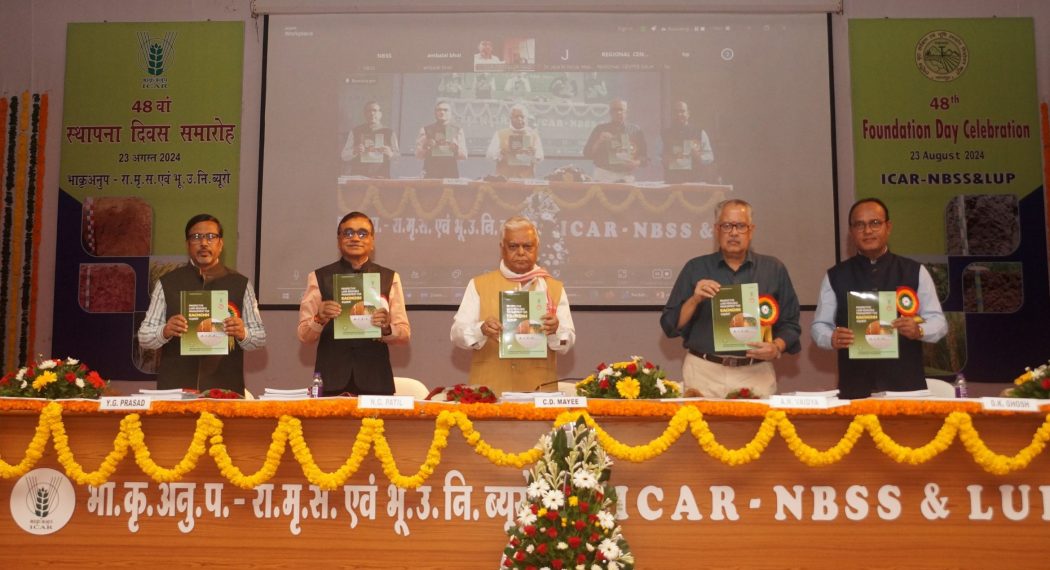 Releasing the publications of the Bureau during 48th Foundation day of ICAR-NBSS&LUP on 23rd August 2024.