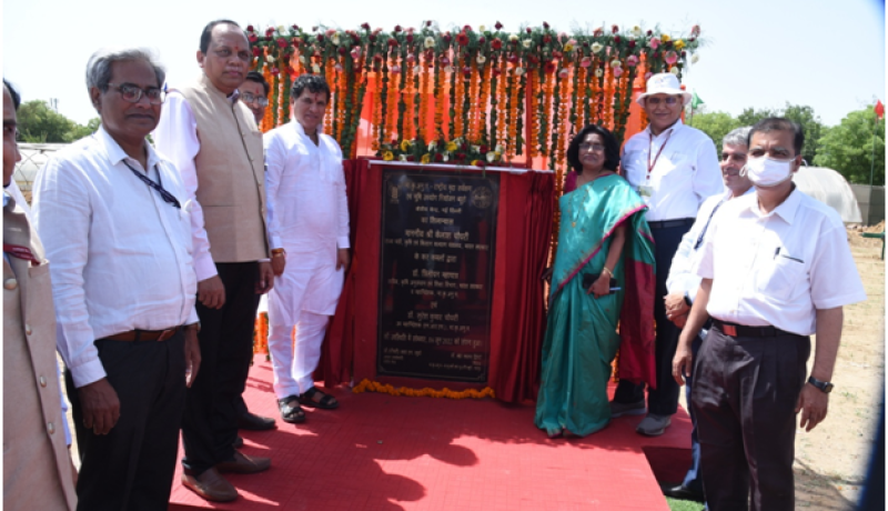 Sh. Kailash Choudhary, Hon'ble Minister of State for Agriculture & Farmers Welfare lays the foundation stone of the new building of ICAR- NBSS&LUP, Regional Centre, Delhi